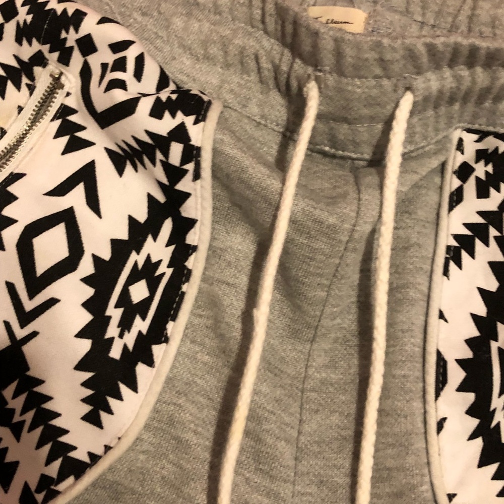 Sweatpants - Picture 3 of 4